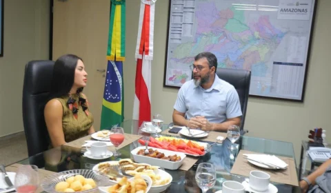 Governador do AM recebe Isabelle com ‘cafezão amazonense’; veja