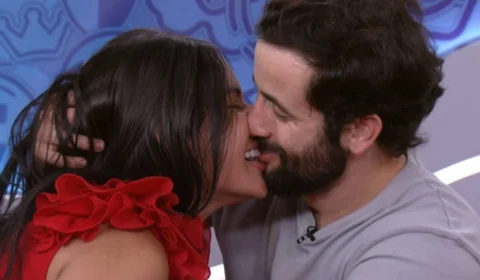 VÍDEO: Matteus e Isabelle dão beijão ao vivo após final do BBB 24