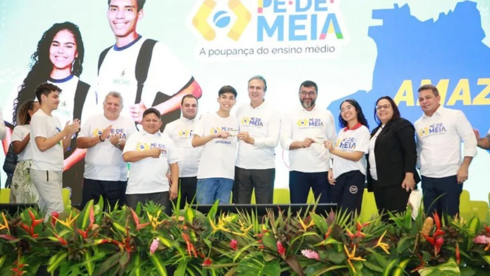 Mais de 100 mil alunos serão beneficiados com Programa Pé-de-Meia no AM
