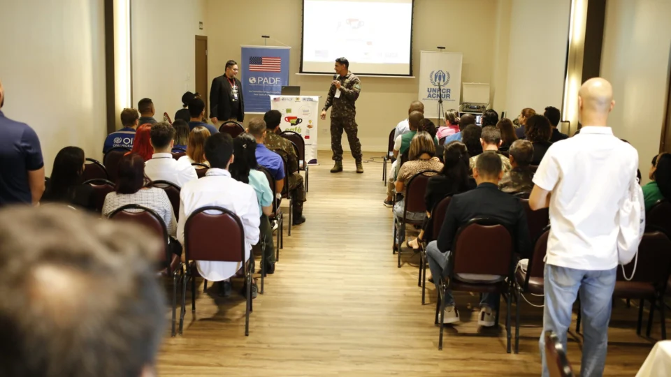 Encontro debate integração de refugiados no mercado de Boa Vista-RR