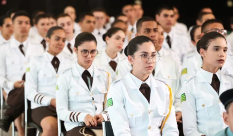 Alesp aprova PL que cria escolas cívico-militares