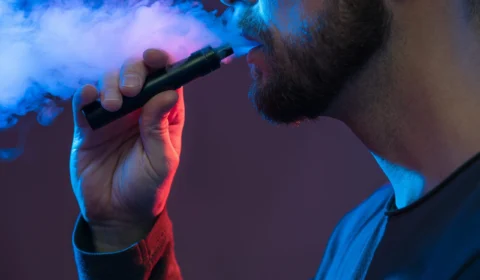 Receita Federal inicia operação contra venda ilegal de cigarro eletrônico