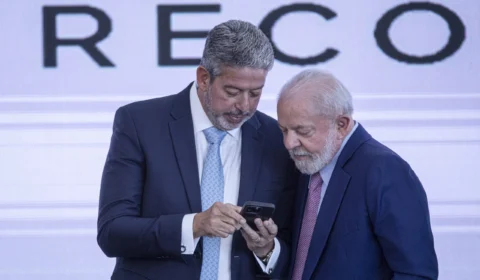 Lula e Arthur Lira se reúnem na Alvorada após suspensão de emendas