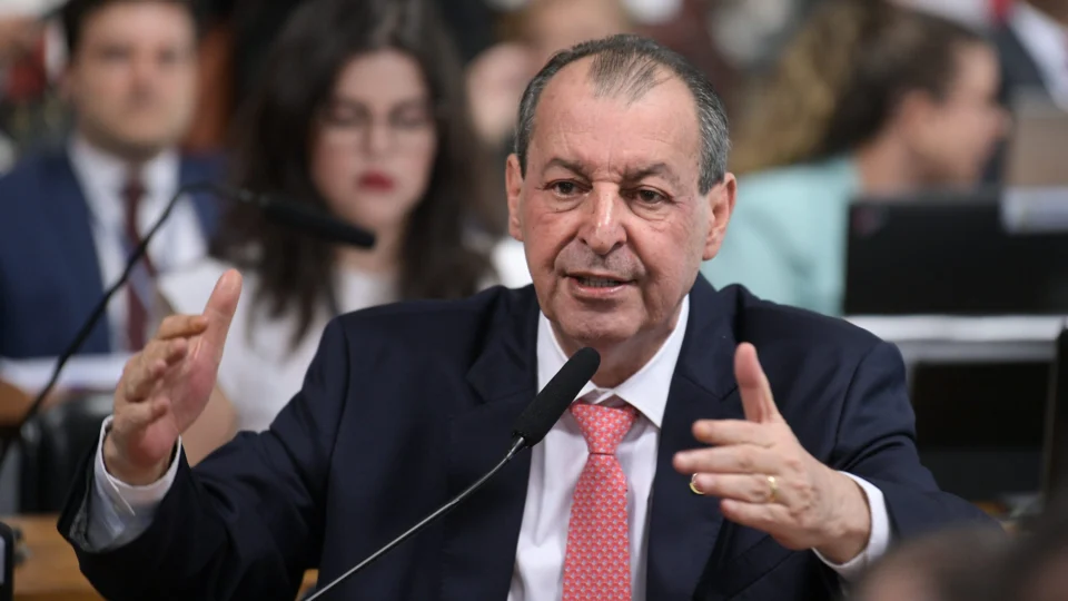 Senador Omar Aziz pede ao Senado a suspensão das ‘bets’ até regulamentação