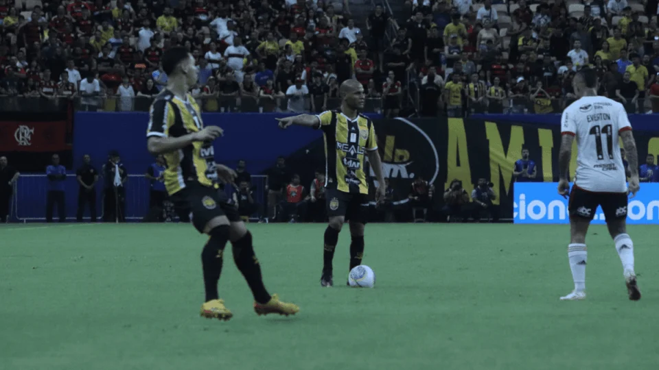 Amazonas luta, mas perde para o Flamengo e está eliminado da Copa do Brasil