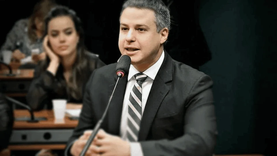 Velório de Arthur Bisneto será aberto ao público em Manaus