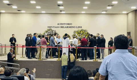 Arthur Bisneto: amigos e familiares se despedem em velório na Aleam