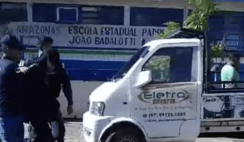 Jovem invade escola no AM e é detido por policiais após ataque