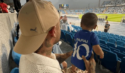 Neymar leva Mavie ao estádio e participa de festa do título do Al-Hilal