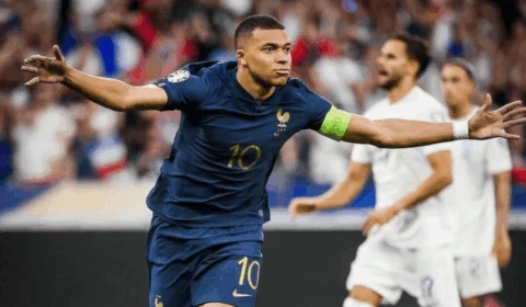 Mbappé anuncia seu futuro no PSG; veja o vídeo