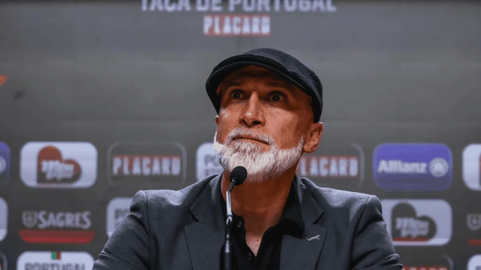 Vasco anuncia novo treinador para a sequência da temporada