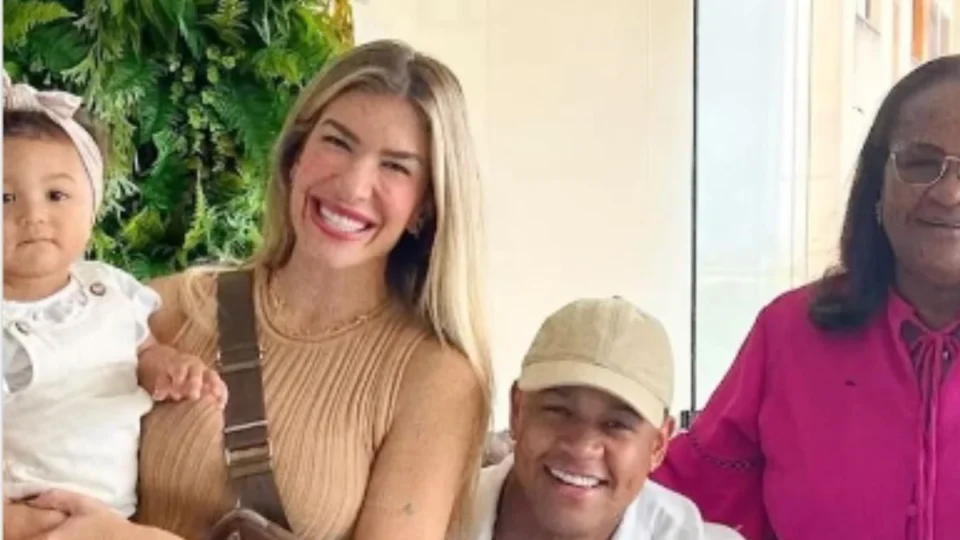 Em meio à guerra de facções, Léo Santana e esposa fogem de Salvador