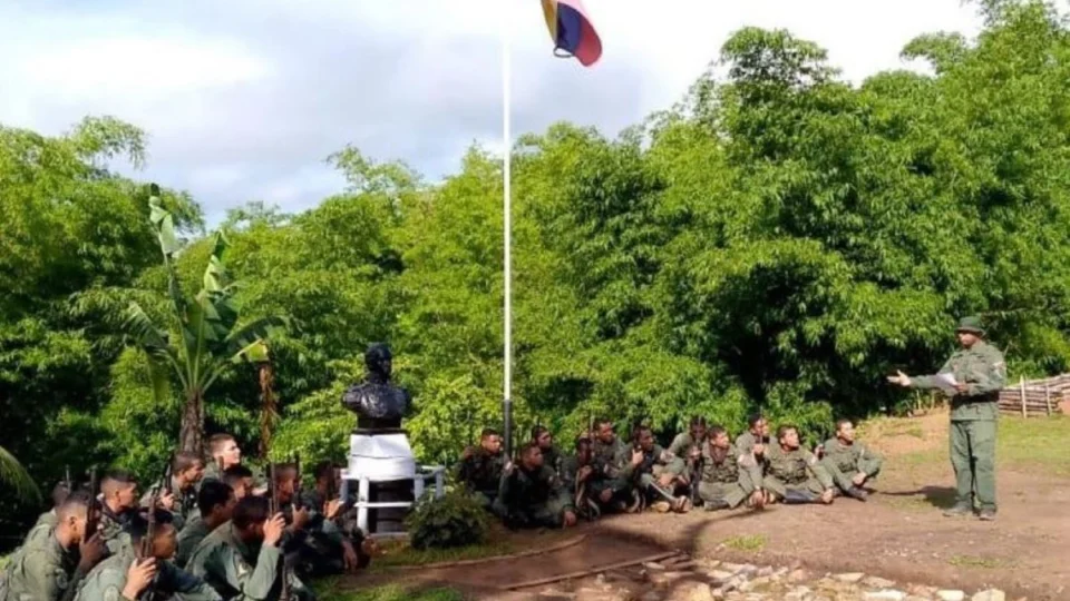 Forças Armadas da Venezuela avançam no Essequibo, território disputado com a Guiana