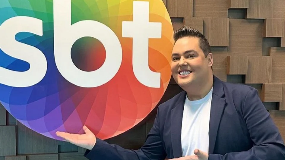 “Deixo a polêmica para o Léo Dias”, revela Fofoquito, do ‘Fofocalizando’, do SBT