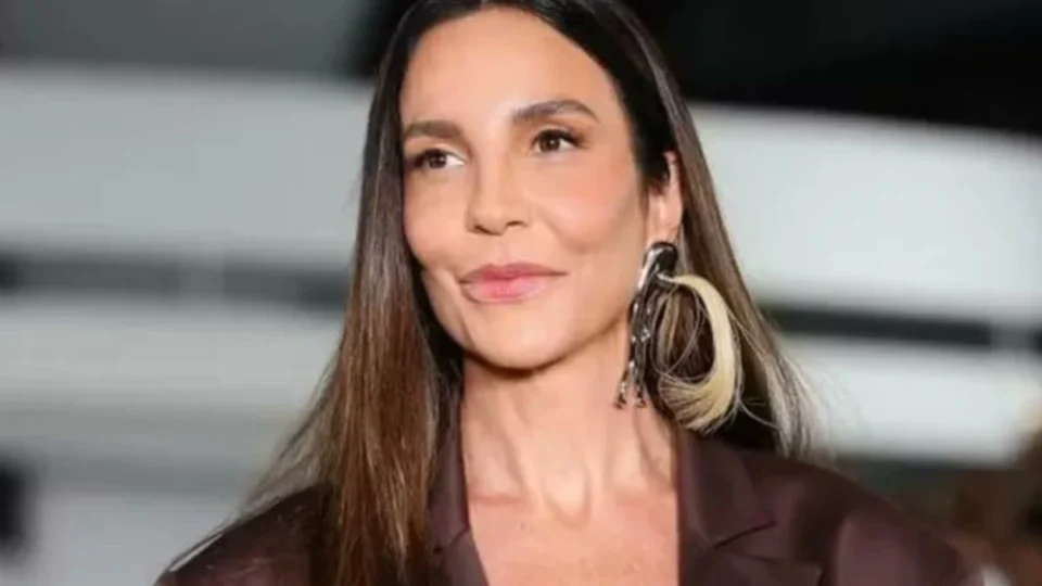 Fã de Ivete pede indenização de R$ 50 mil após ser “esmagada” em bloco