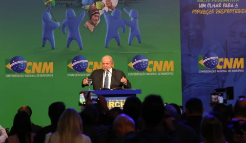 Lula anuncia medidas para aliviar contas públicas dos municípios