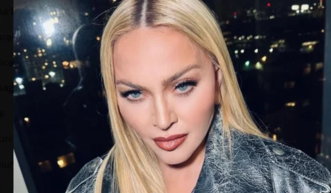 Bailarino de Madonna é flagrado de fio dental na praia; veja