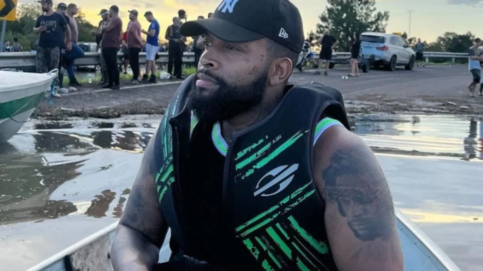 Nego Di, ex-BBB, faz doação milionária para o RS e se emociona em vídeo