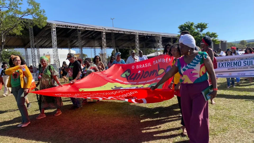 Quilombolas cobram do governo demarcação de terras