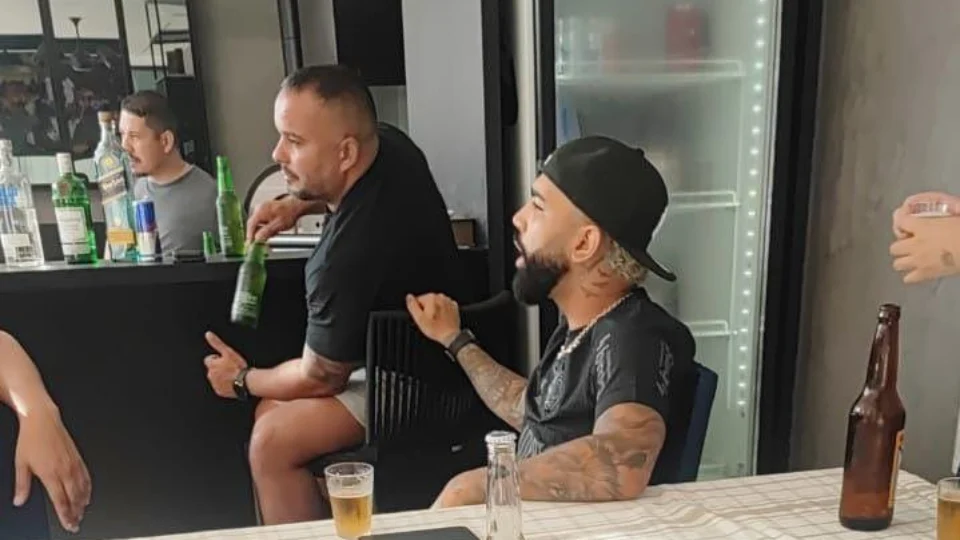 Flamengo estuda punição a Gabriel Barbosa