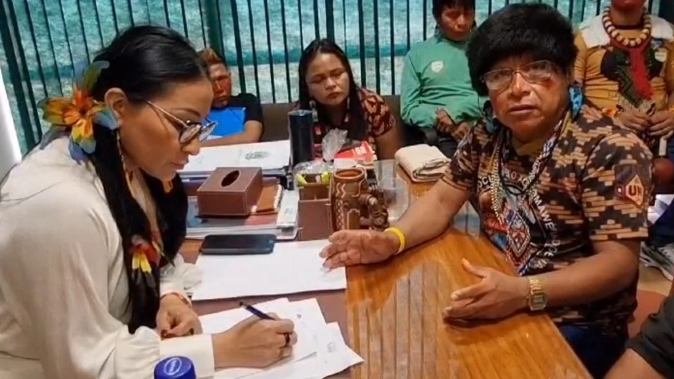 Yanomamis: lideranças pedem que Silvia Waiãpi estenda visita