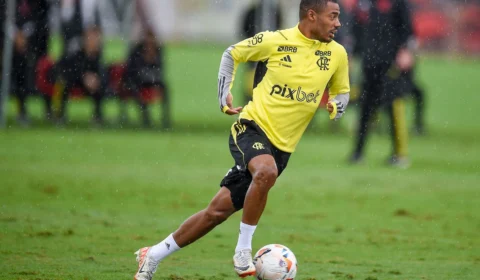 Flamengo: De La Cruz treina normalmente após “susto”