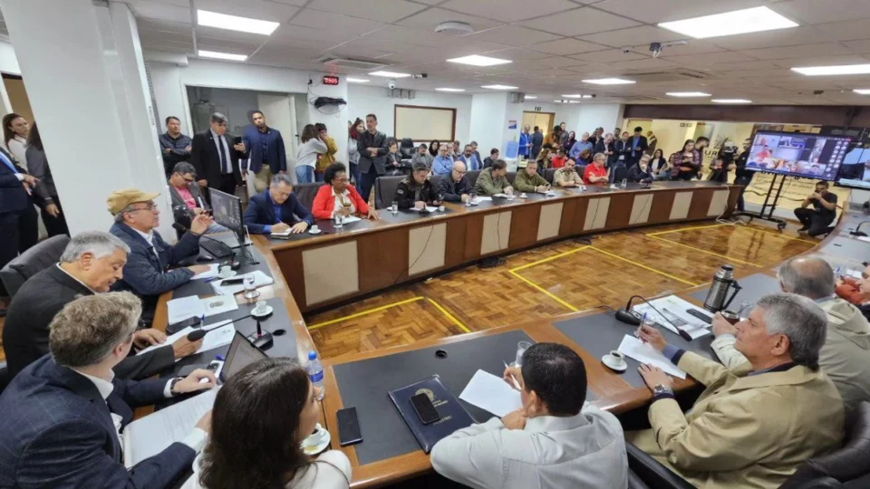 Parlamentares do Sul acionam Justiça para adiar Enem dos Concursos