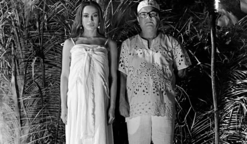 Anitta publica fotos em terreiro de candomblé e anuncia novidade