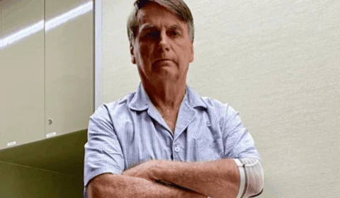 Sem previsão de alta, Bolsonaro mostra estado de infecção na perna