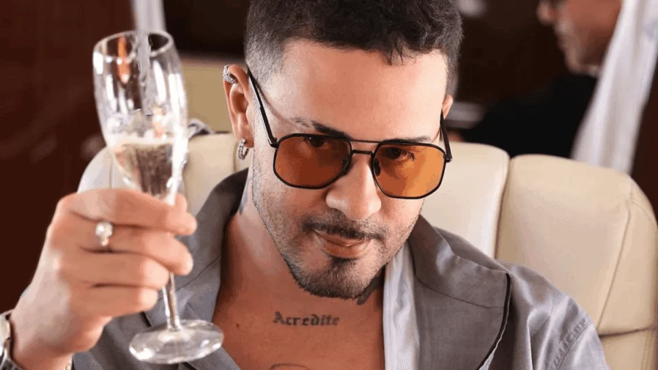 VÍDEO: Carlinhos Maia se revolta com comentários da comunidade LGBQTIA+ e dispara: ‘não quero representar vocês’