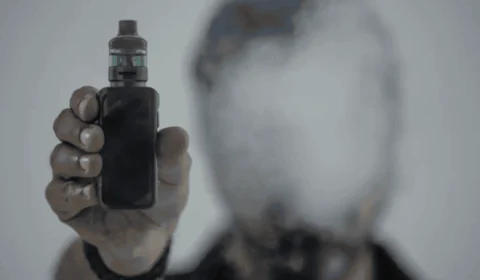 Saúde lança campanha contra o uso de cigarros eletrônicos