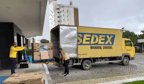 Correios pedem que não se doe mais roupas ao Rio Grande do Sul