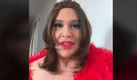 Ex-deputado posta vídeo como drag queen após ’18 anos no armário’