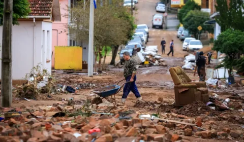 Em meio à calamidade no RS, pessoas são presas por furtos e assédio