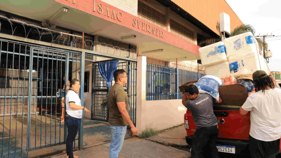 Escolas de Manaus se tornam pontos de coletas para doações ao RS