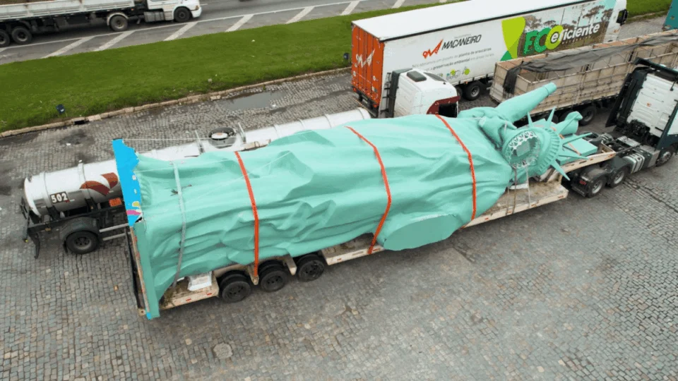VÍDEO: Estátua da Havan está em Manaus; saiba onde ver ‘monumento’