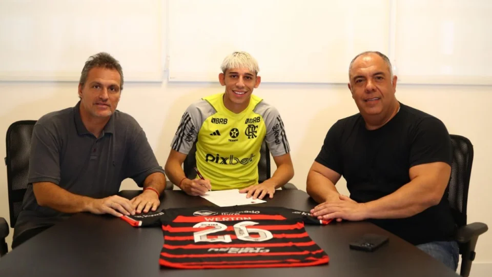 Flamengo renova com amazonense Werton e outra ‘cria do Ninho’; veja