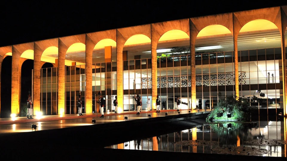 Greve inédita: diplomatas brasileiros indicam paralisação pela 1ª vez na história