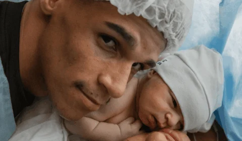 Luva de Pedreiro vai ser pai? Fala aponta 2º filho: ‘Messi vindo aí’