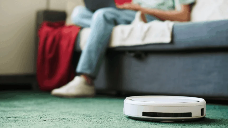 Robô aspirador: preços e vantagens do aparelho que limpa sua casa sozinho