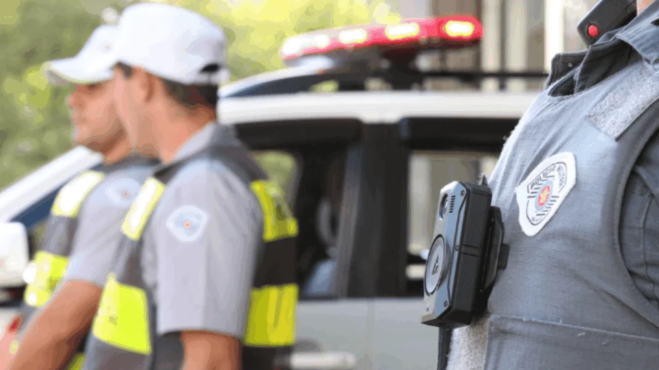 Deputados aprovam reajuste de salário para servidores públicos; entenda