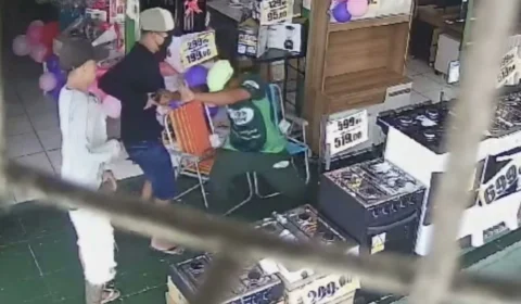 Vendedor é morto com 13 tiros em Manaus e vídeo regista assassinato