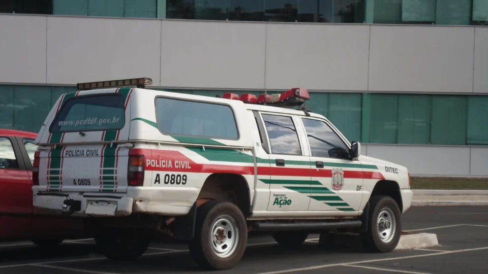 DF: policial penal abusava da enteada de 13 com permissão da mãe