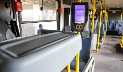 Pagamento com cartões de crédito em ônibus; saiba o que muda no DF