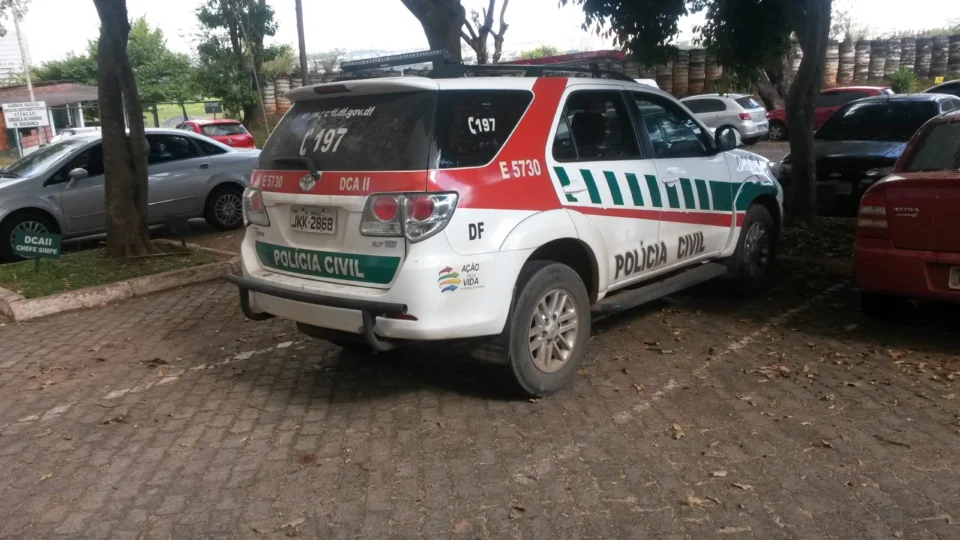 Ameaça? polícia do DF prende secretária de deputado do PSOL