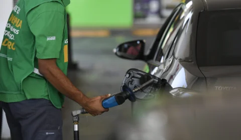 Posto é condenado por abastecer carro com diesel ao invés de gasolina