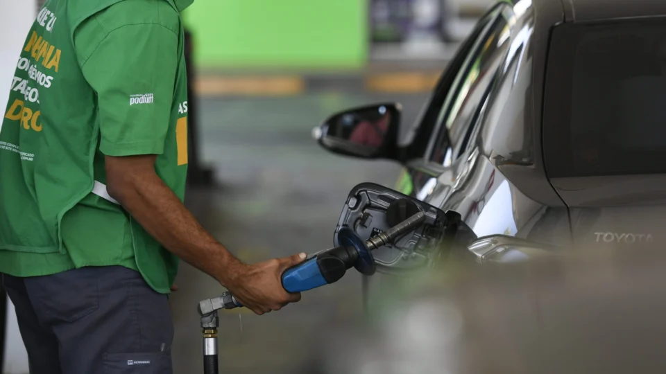Posto é condenado por abastecer carro com diesel ao invés de gasolina