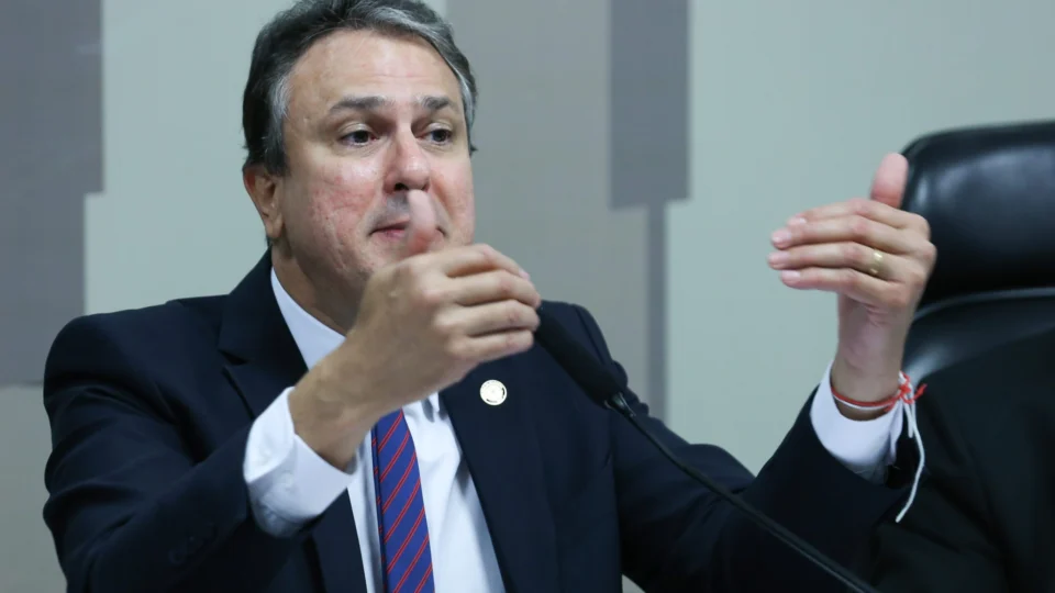 Ministro é cobrado por Lula e espera desfecho da greve nas universidades