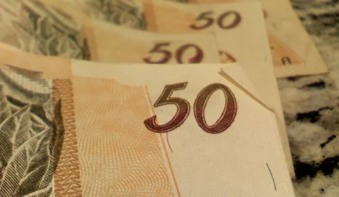 Dia Livre de Impostos tem descontos de até 70%; veja onde