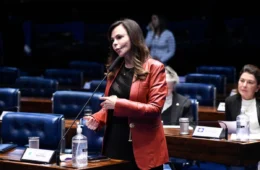 Pais e mães estudantes terão prazo maior para concluir cursos